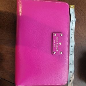 Kate Spade Grand Street travel wallet in Pink